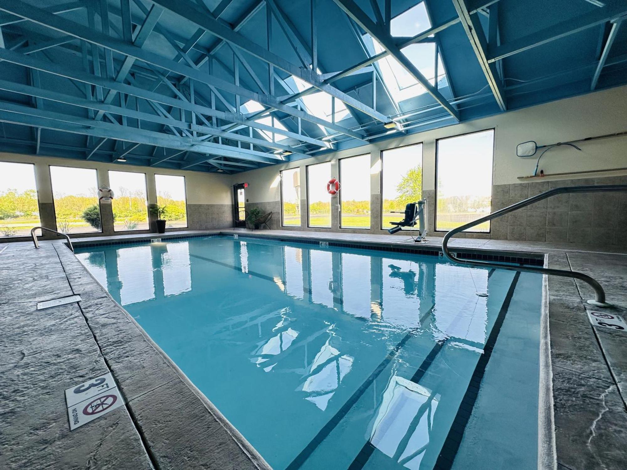 Country Inn & Suites By Radisson, Canton Near Hall Of Fame North Canton Luaran gambar